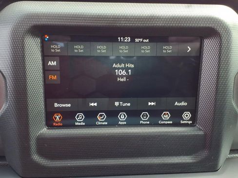 Used 2022 Jeep Gladiator Sport AWD/4WD image 16