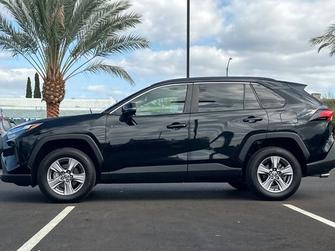 Used 2022 Toyota RAV4 XLE w/ Convenience Package image 7