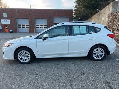 Used 2017 Subaru Impreza 2.0i Premium image 2
