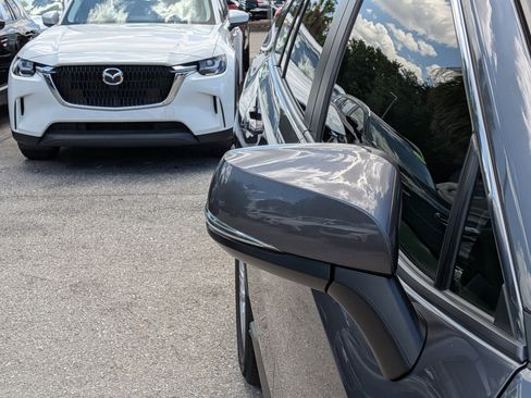 Used 2019 Toyota RAV4 XLE FWD image 12