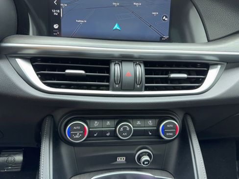 Used 2021 Alfa Romeo Stelvio Ti w/ Nero Edizione image 17