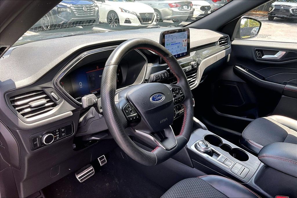 Used 2023 Ford Escape ST-Line AWD/4WD image 17