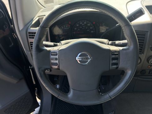 Used 2005 Nissan Titan SE w/ (R02) SE Off-Road Pkg image 10