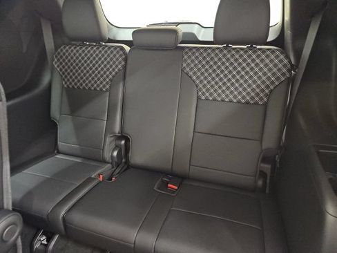 Used 2026 GMC Acadia Denali w/ Super Cruise Package AWD/4WD image 4
