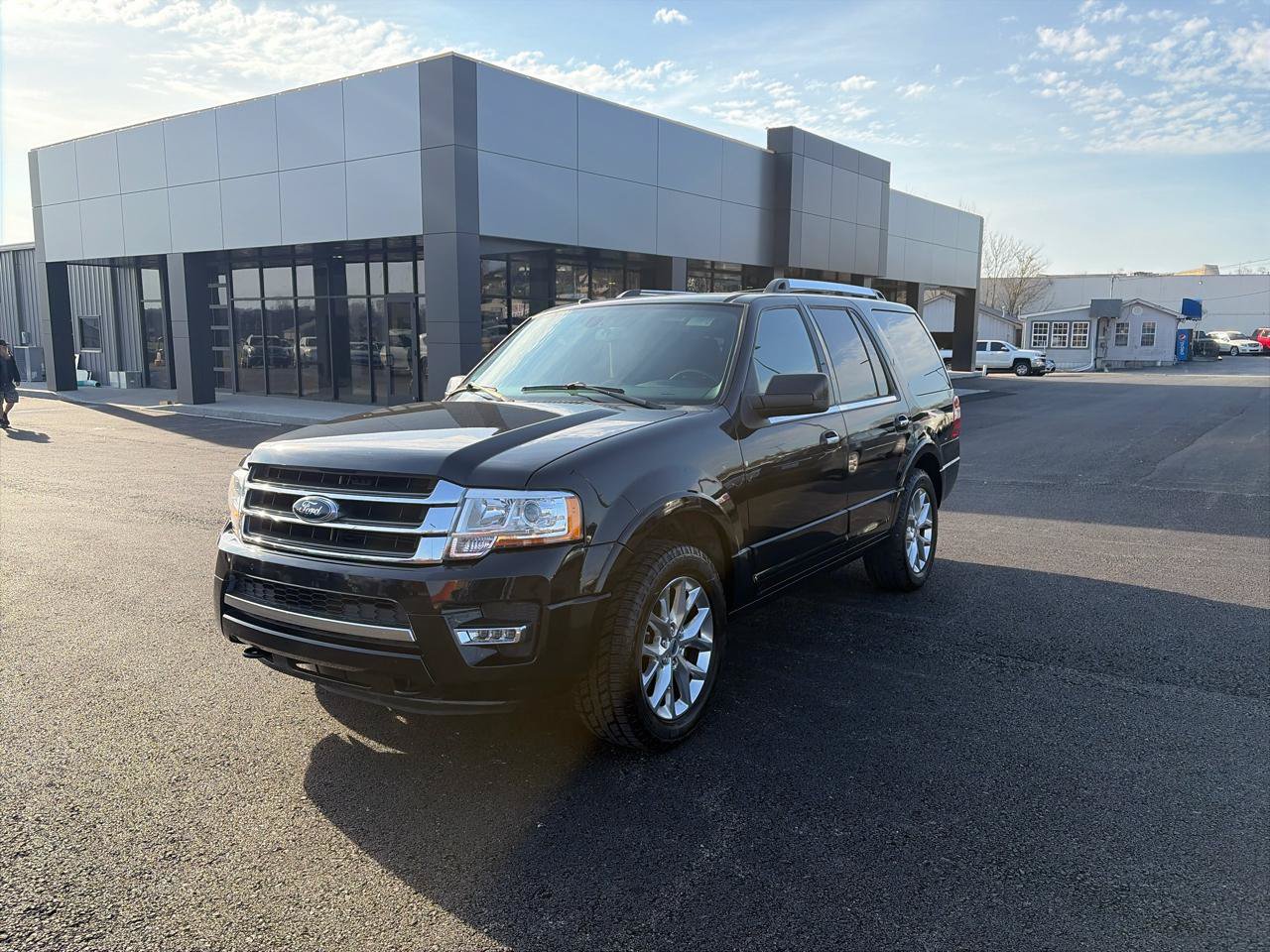 Used 2015 Ford Expedition Limited w/ Equipment Group 301A AWD/4WD image 7