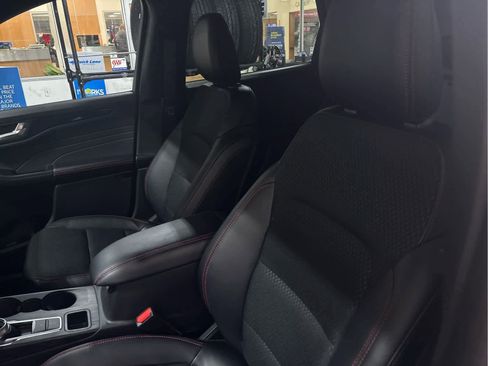 New 2025 Ford Escape ST-Line Elite image 17