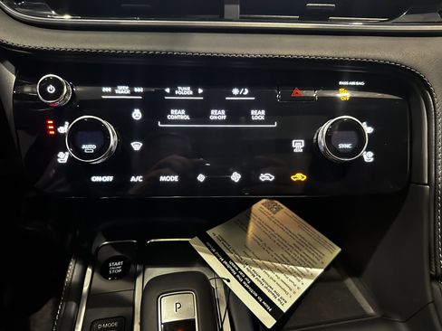 New 2026 INFINITI QX60 Sport image 18