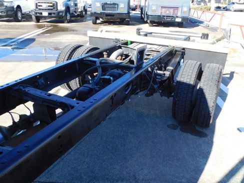 Used 2015 Ford F450 XL w/ Power Equipment Group image 38