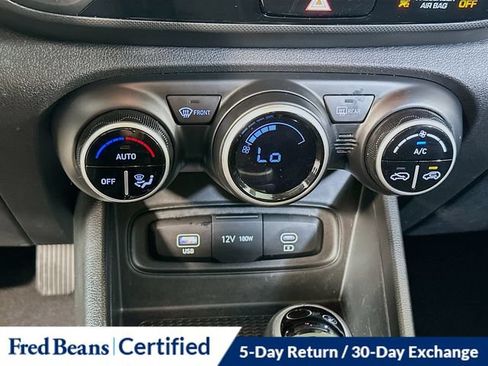 Certified 2023 Hyundai Venue SEL FWD image 27
