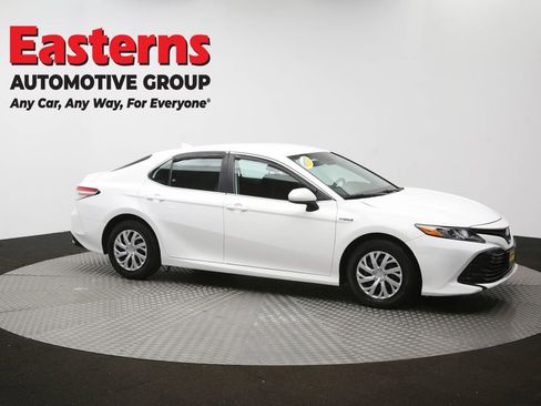 Used 2020 Toyota Camry LE image 48