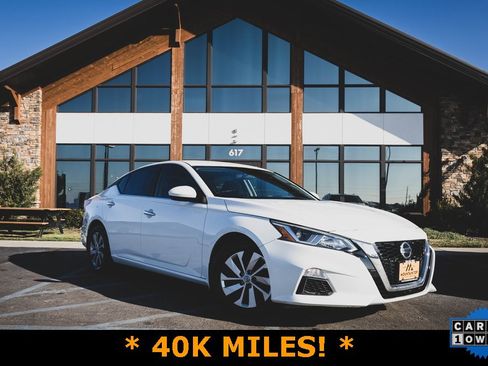 Used 2019 Nissan Altima 2.5 S image 1