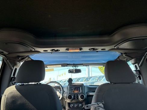 Used 2018 Jeep Wrangler Unlimited Sport S image 28