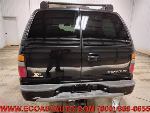Used 2004 Chevrolet Suburban Z71 w/ Preferred Equipment Group image 8