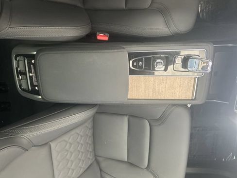 Used 2025 Volvo XC90 B6 Plus AWD/4WD image 27