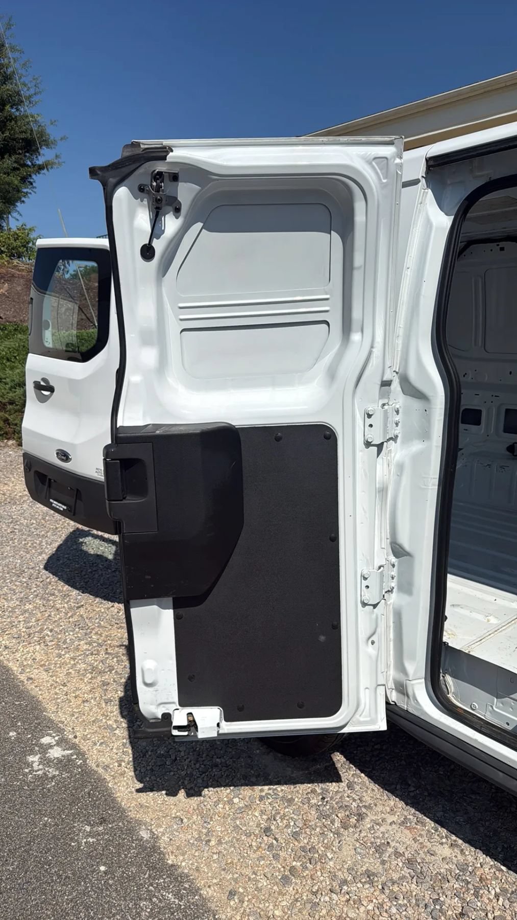 Used 2018 Ford Transit 150 130 Low Roof RWD image 22