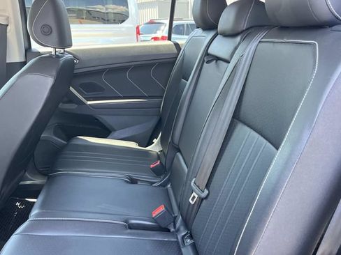 Used 2024 Volkswagen Tiguan SE FWD image 25
