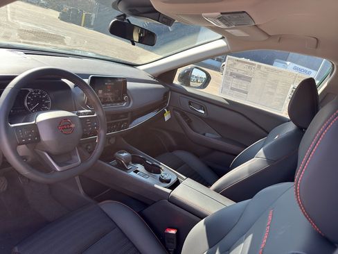 New 2026 Nissan Rogue SV image 25