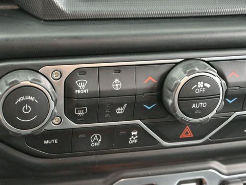 Used 2022 Jeep Wrangler Sport AWD/4WD image 23