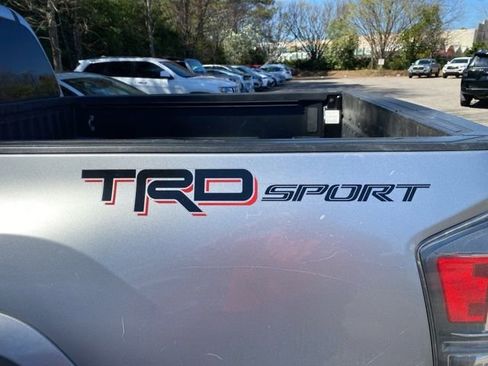 Used 2020 Toyota Tacoma TRD Sport image 18