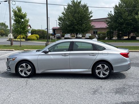 Used 2020 Honda Accord EX image 4