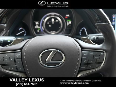 Used 2018 Lexus LS 500h w/ Luxury Package RWD image 12