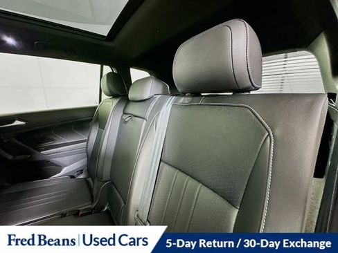 Used 2022 Volkswagen Tiguan SE R-Line image 25