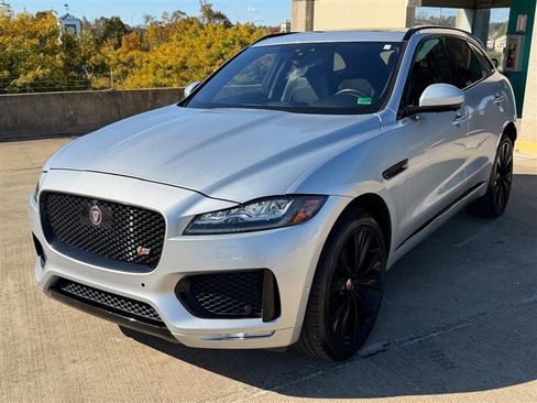 Used 2019 Jaguar F-PACE S image 14