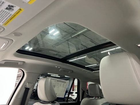 New 2026 Lincoln Aviator AWD w/ Jet Appearance Package image 25