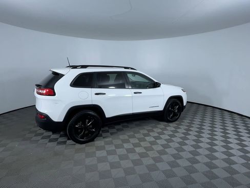 Used 2016 Jeep Cherokee Sport w/ Cold Weather Group image 9