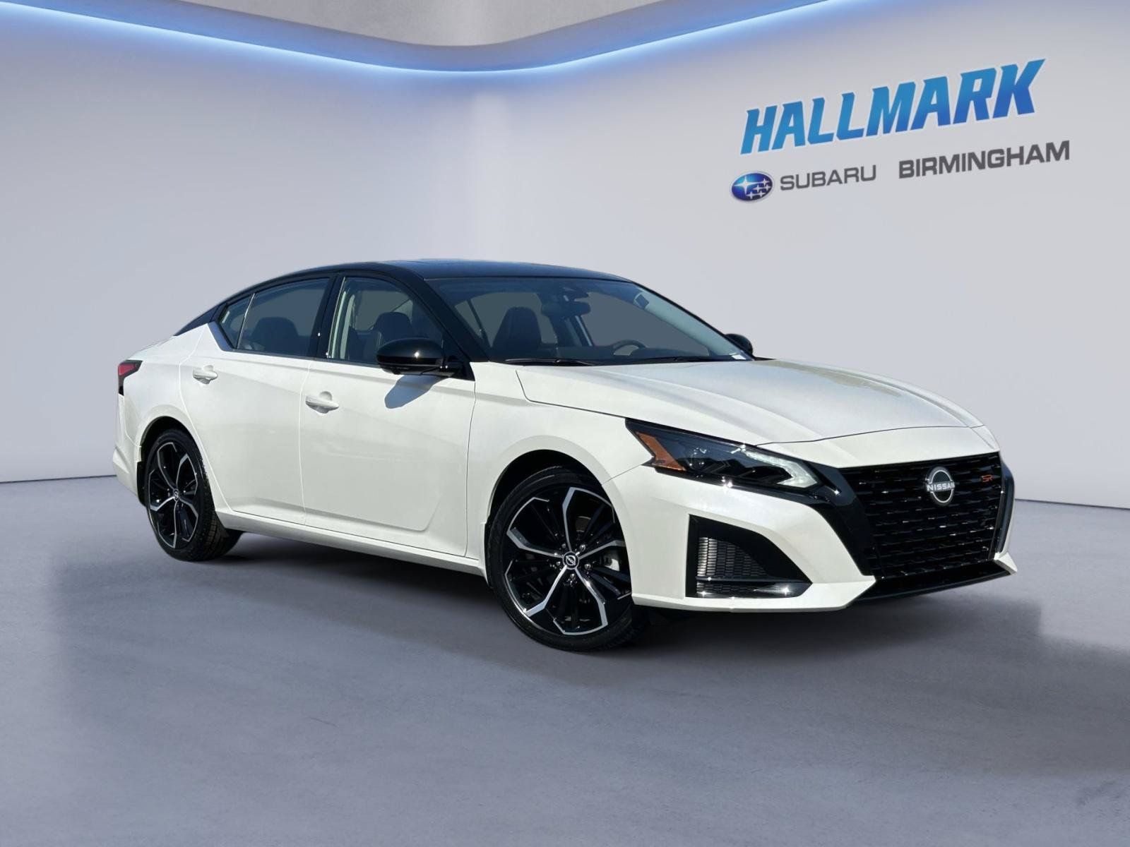 Used 2026 Nissan Altima 2.5 SR w/ SR Premium Package FWD image 1