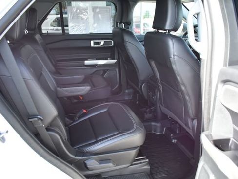 Used 2023 Ford Explorer XLT w/ Equipment Group 202A AWD/4WD image 41