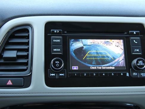 Used 2021 Honda HR-V LX image 25