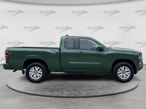 Used 2022 Nissan Frontier SV AWD/4WD image 9