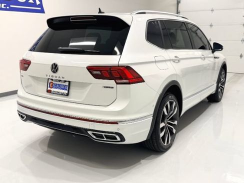 Used 2022 Volkswagen Tiguan SEL R-Line AWD/4WD image 9