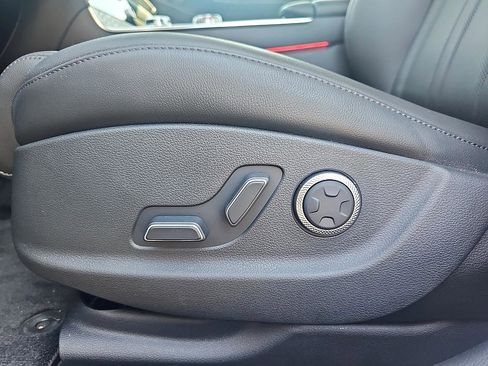 Used 2025 Genesis G80 2.5T Advanced image 16