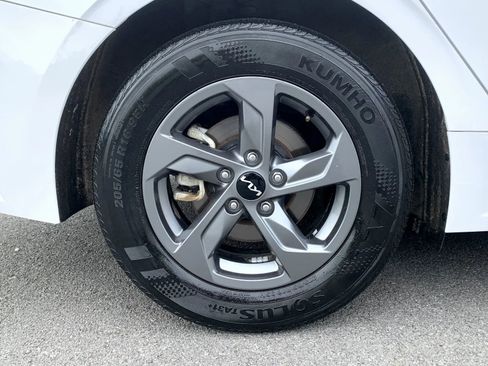 Used 2022 Kia K5 LX FWD image 10