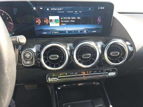Used 2025 Mercedes-Benz GLA 250 image 4
