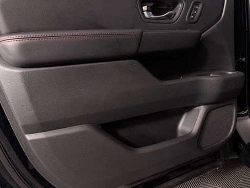 Used 2025 Honda Pilot Black Edition image 26