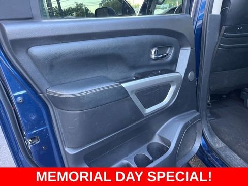 Used 2018 Nissan Titan PRO-4X w/ Pro-4x Convenience Package AWD/4WD image 6