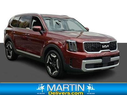 Used 2024 Kia Telluride EX w/ EX Captain's Chair Package
