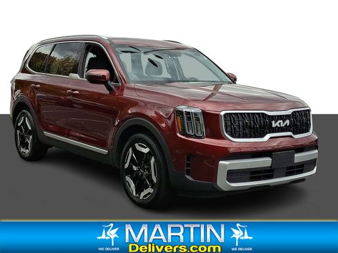 Used 2024 Kia Telluride EX w/ EX Captain's Chair Package image 1