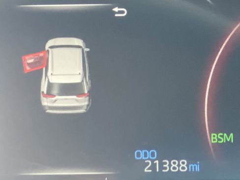 Used 2024 Toyota RAV4 XLE image 30