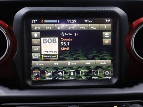 Used 2023 Jeep Gladiator Rubicon w/ LED Lighting Group AWD/4WD image 22