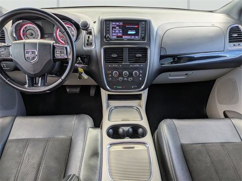 Used 2020 Dodge Grand Caravan SXT image 16