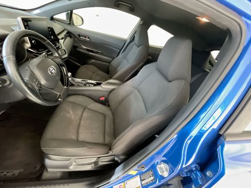 Used 2019 Toyota C-HR XLE FWD image 11