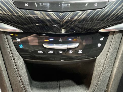Used 2024 Cadillac XT6 Premium Luxury w/ Technology Package AWD/4WD image 16