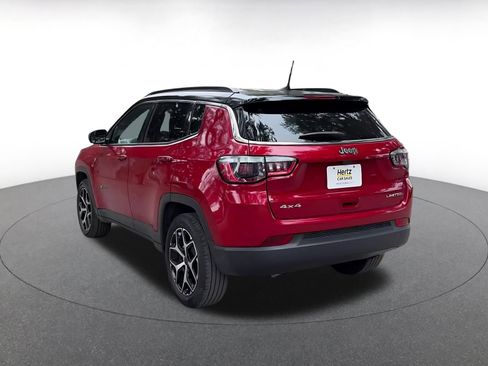 Used 2025 Jeep Compass Limited image 11