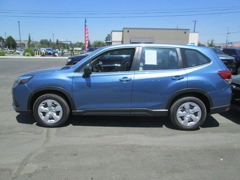 Used 2023 Subaru Forester AWD/4WD image 2