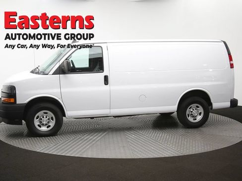 Used 2021 Chevrolet Express 2500 RWD image 53