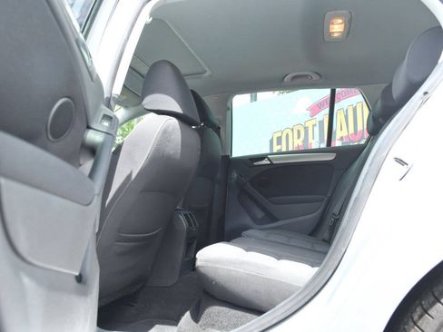 Used 2011 Volkswagen Golf TDI FWD image 17